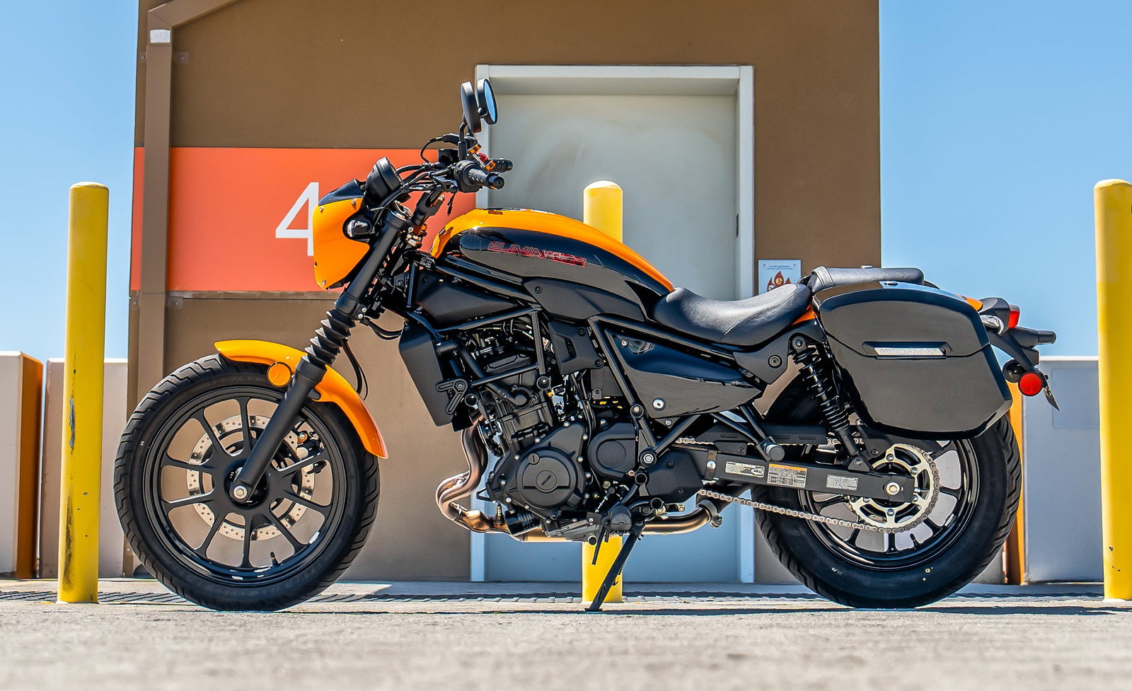 24L - Ironclad Quick-Mount Medium Kawasaki Eliminator 450 Painted Hard Alforjas