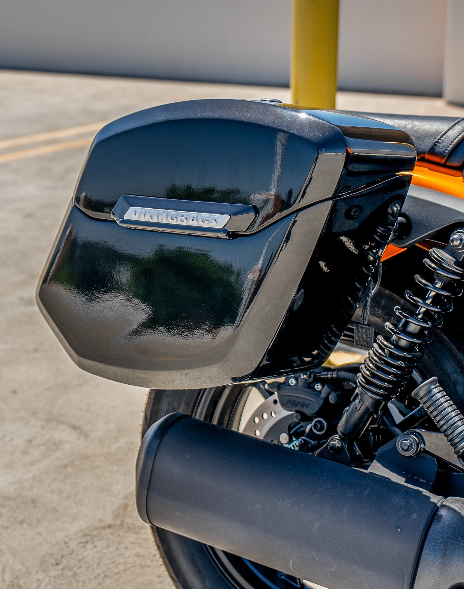 24L - Ironclad Quick-Mount Medium Kawasaki Eliminator 450 Painted Hard Alforjas