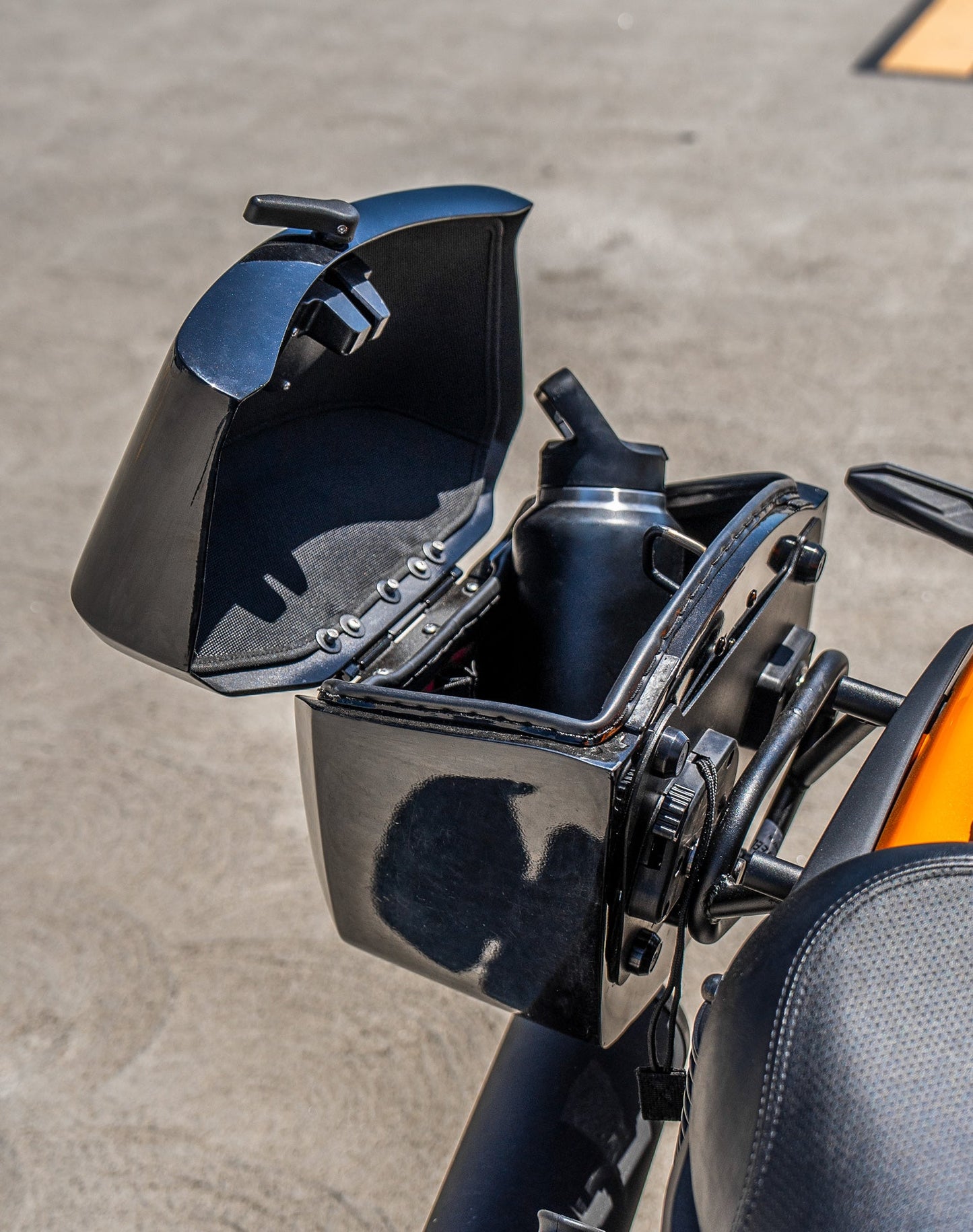 24L - Ironclad Quick-Mount Medium Kawasaki Eliminator 450 Painted Hard Alforjas