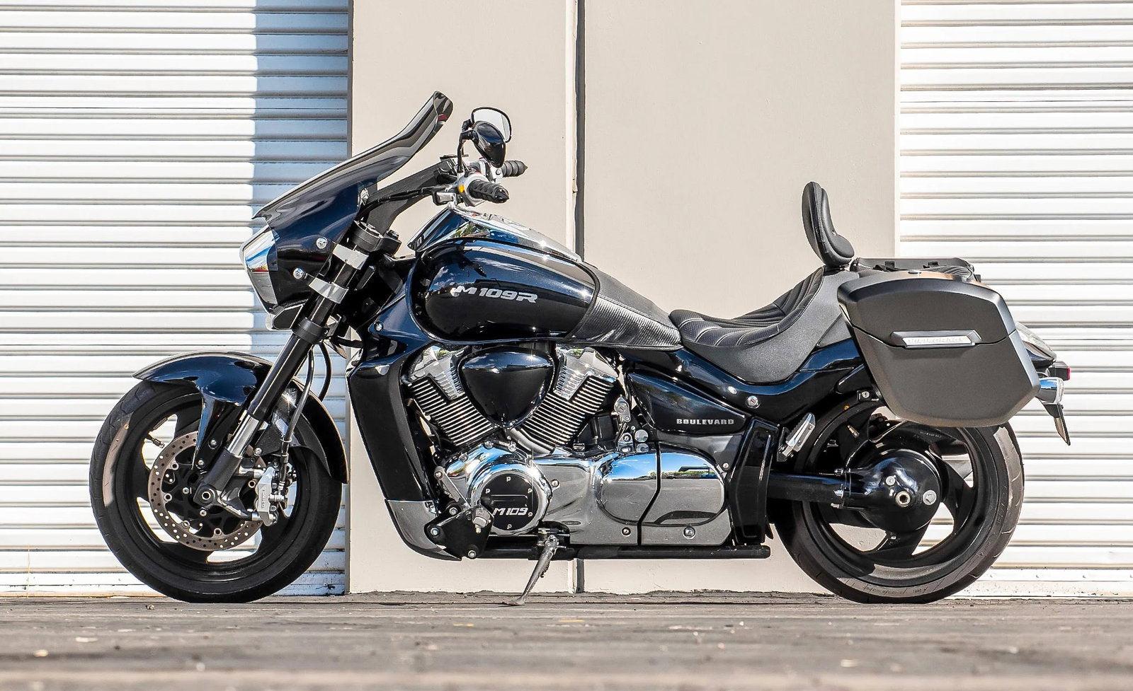 24L - Ironclad Quick-Mount Medium Suzuki Boulevard M109 VZR1800 Matte Hard Alforjas