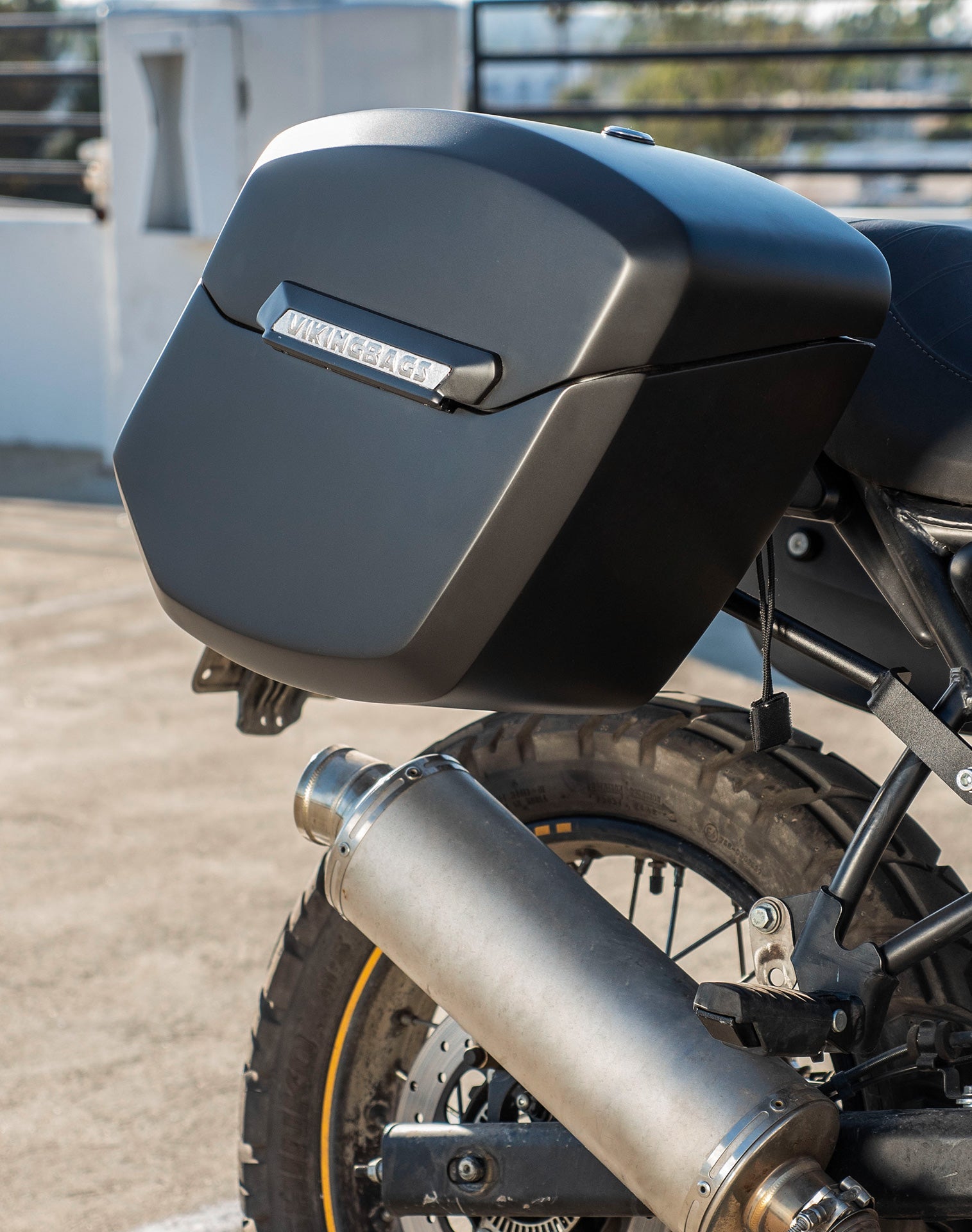 24L - Ironclad Quick-Mount Medium Royal Enfield Scram 411 Matte Hard Alforjas