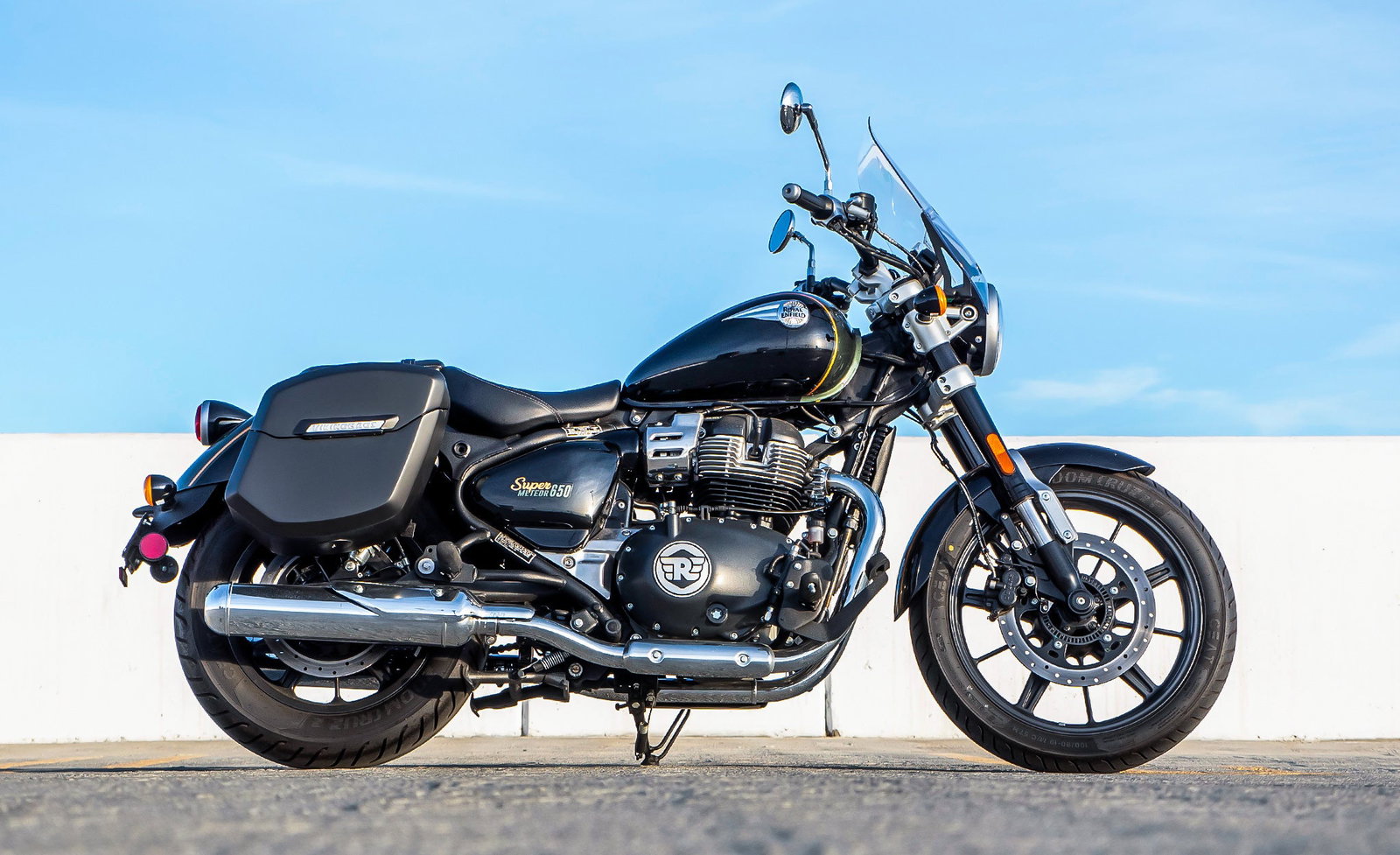 24L - Ironclad Quick-Mount Medium Royal Enfield Super Meteor 650 Matte Hard Alforjas