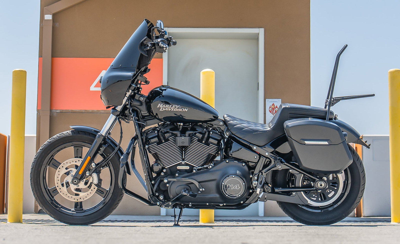 24L - Ironclad Quick-Mount Medium Harley Softail Street Bob FXBB/S Matte Hard Alforjas