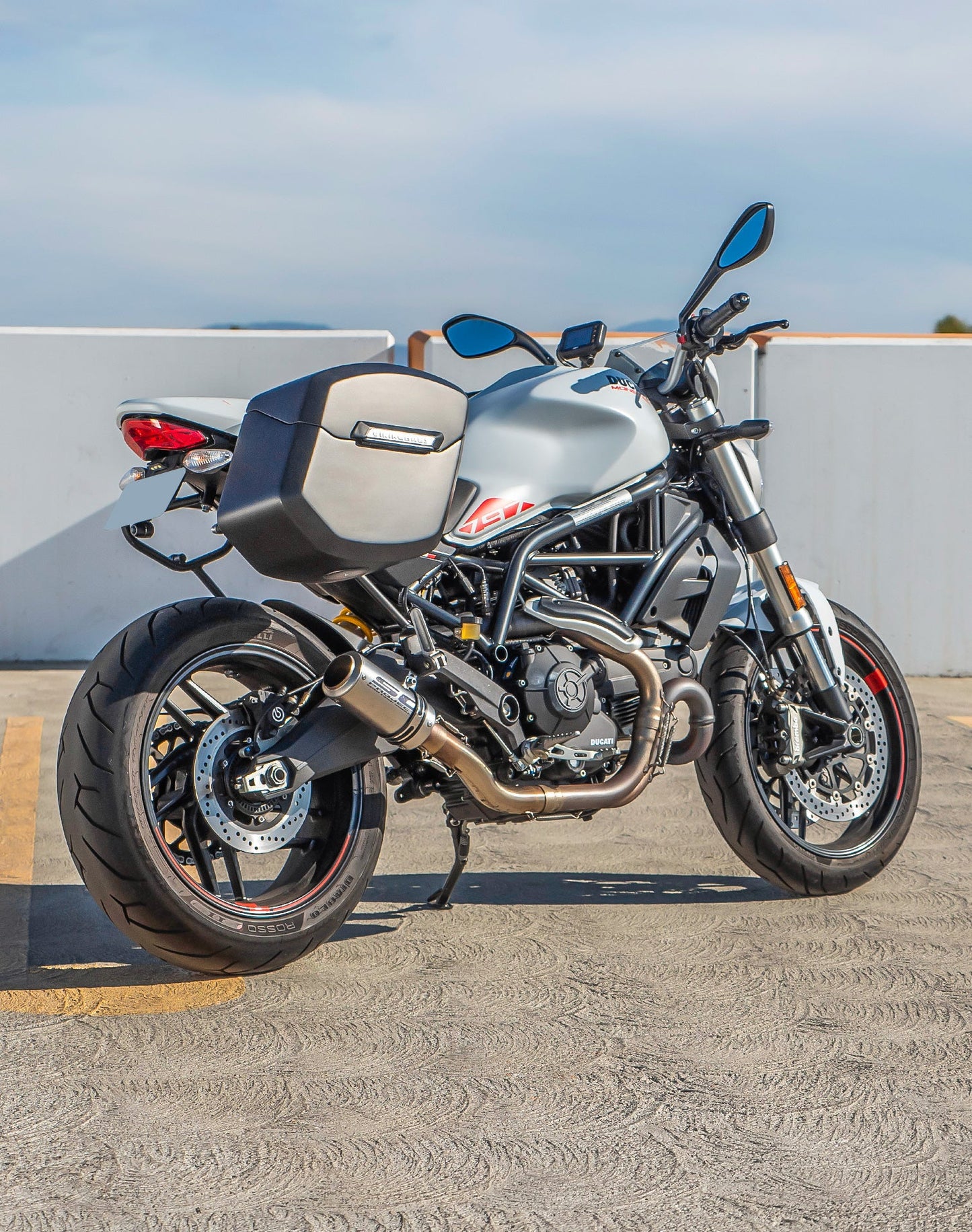 24L - Ironclad Quick-Mount Medium Ducati Monster 797 Matte Hard Alforjas