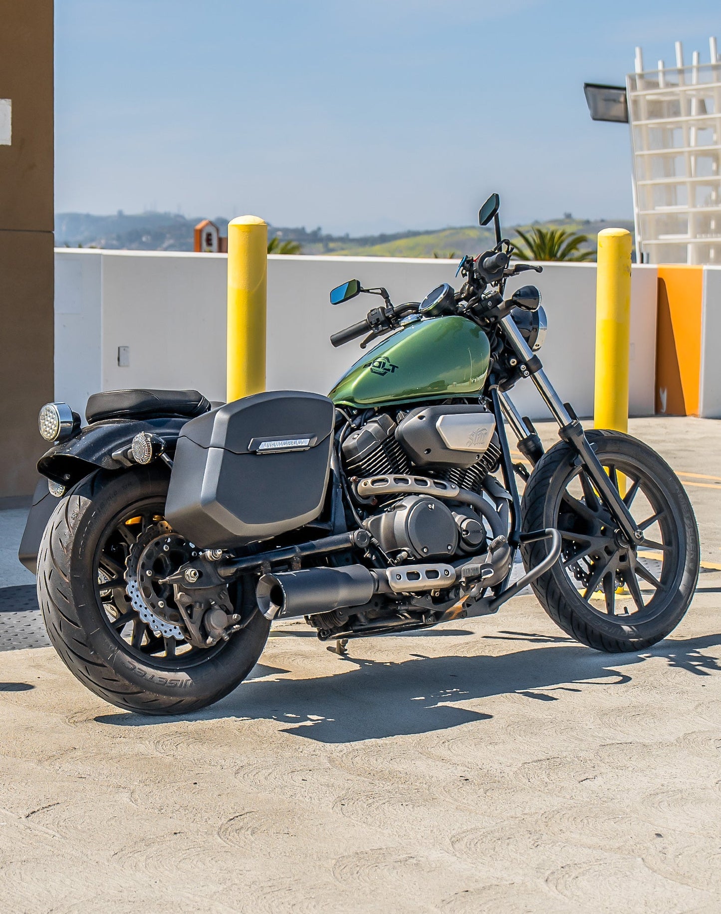 24L - Ironclad Quick-Mount Medium Yamaha Bolt Specific Matte Hard Alforjas