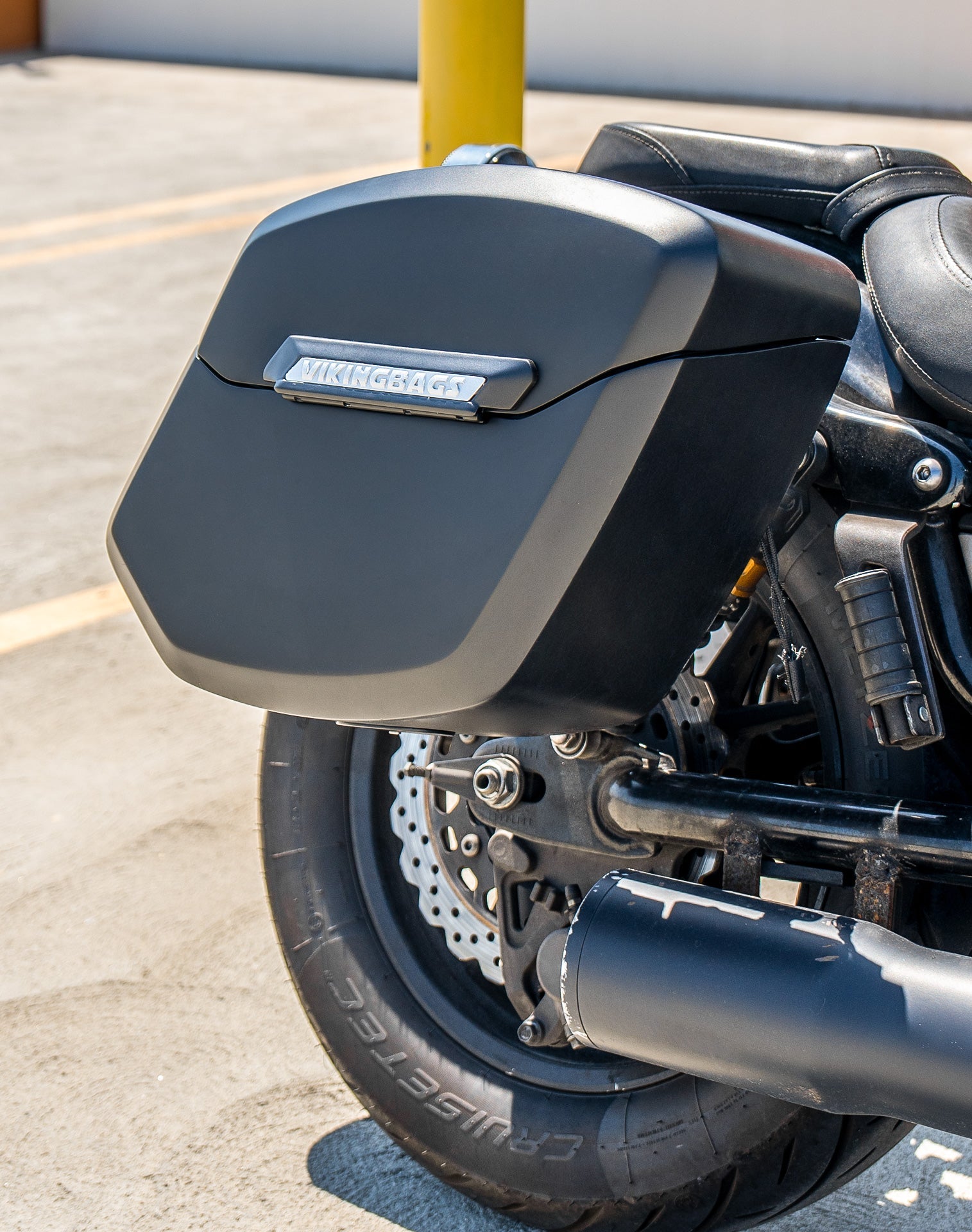 24L - Ironclad Quick-Mount Medium Yamaha Bolt Specific Matte Hard Alforjas