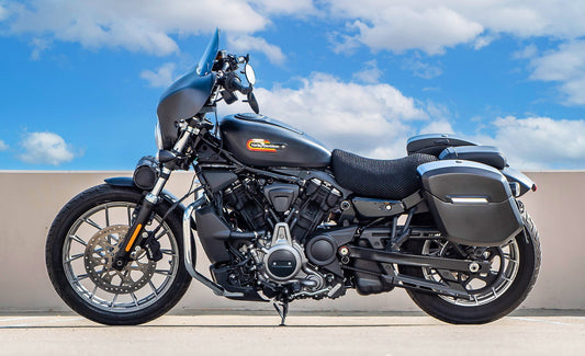 24L - Ironclad Quick-Mount Medium Harley Sportster Nightster RH975/S Matte Hard Alforjas
