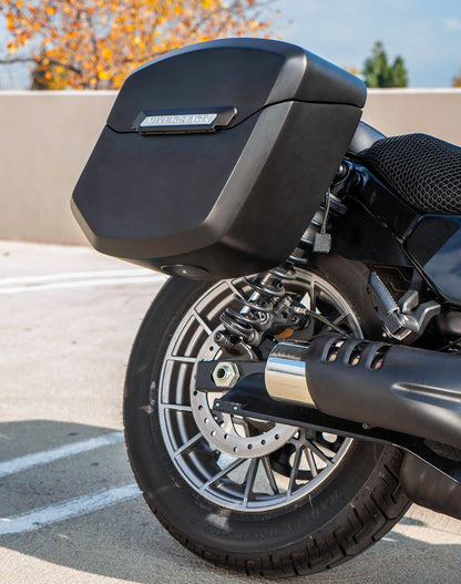 24L - Ironclad Quick-Mount Medium Harley Sportster Nightster RH975/S Matte Hard Alforjas