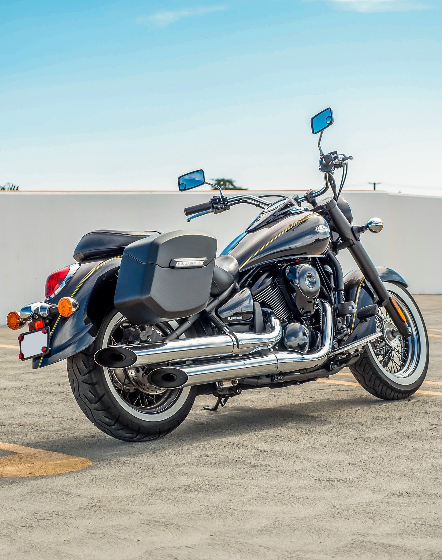 24L - Ironclad Quick-Mount Medium Kawasaki Vulcan 900 Classic VN900 Matte Hard Alforjas