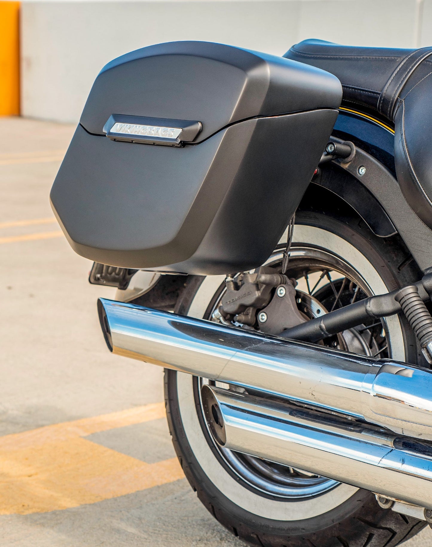 24L - Ironclad Quick-Mount Medium Kawasaki Vulcan 900 Classic VN900 Matte Hard Alforjas