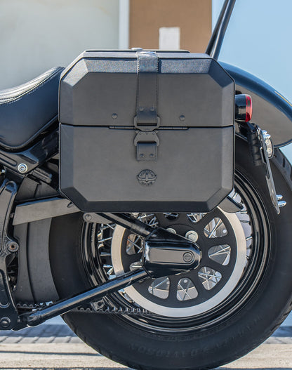 20L - Outlaw Quick-Mount Small Harley Softail Slim FLS Leather Wrapped Hard Alforjas