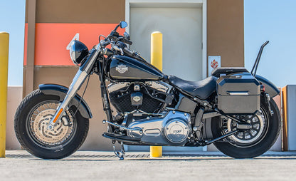 20L - Outlaw Quick-Mount Small Harley Softail Slim FLS Painted Hard Alforjas
