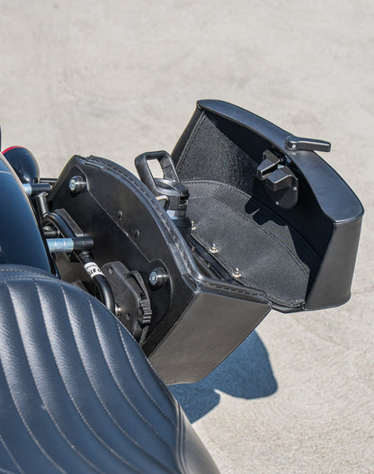 24L - Ironclad Quick-Mount Medium Harley Softail Slim FLS Leather Wrapped Hard Alforjas