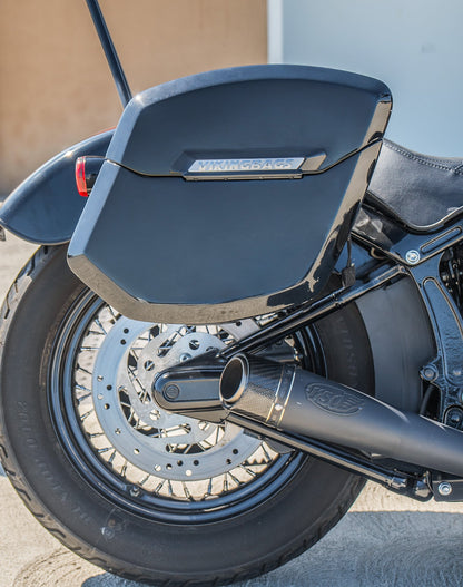 24L - Ironclad Quick-Mount Medium Harley Softail Slim FLS Painted Hard Alforjas