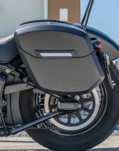 24L - Ironclad Quick-Mount Medium Harley Softail Slim FLS Matte Hard Alforjas