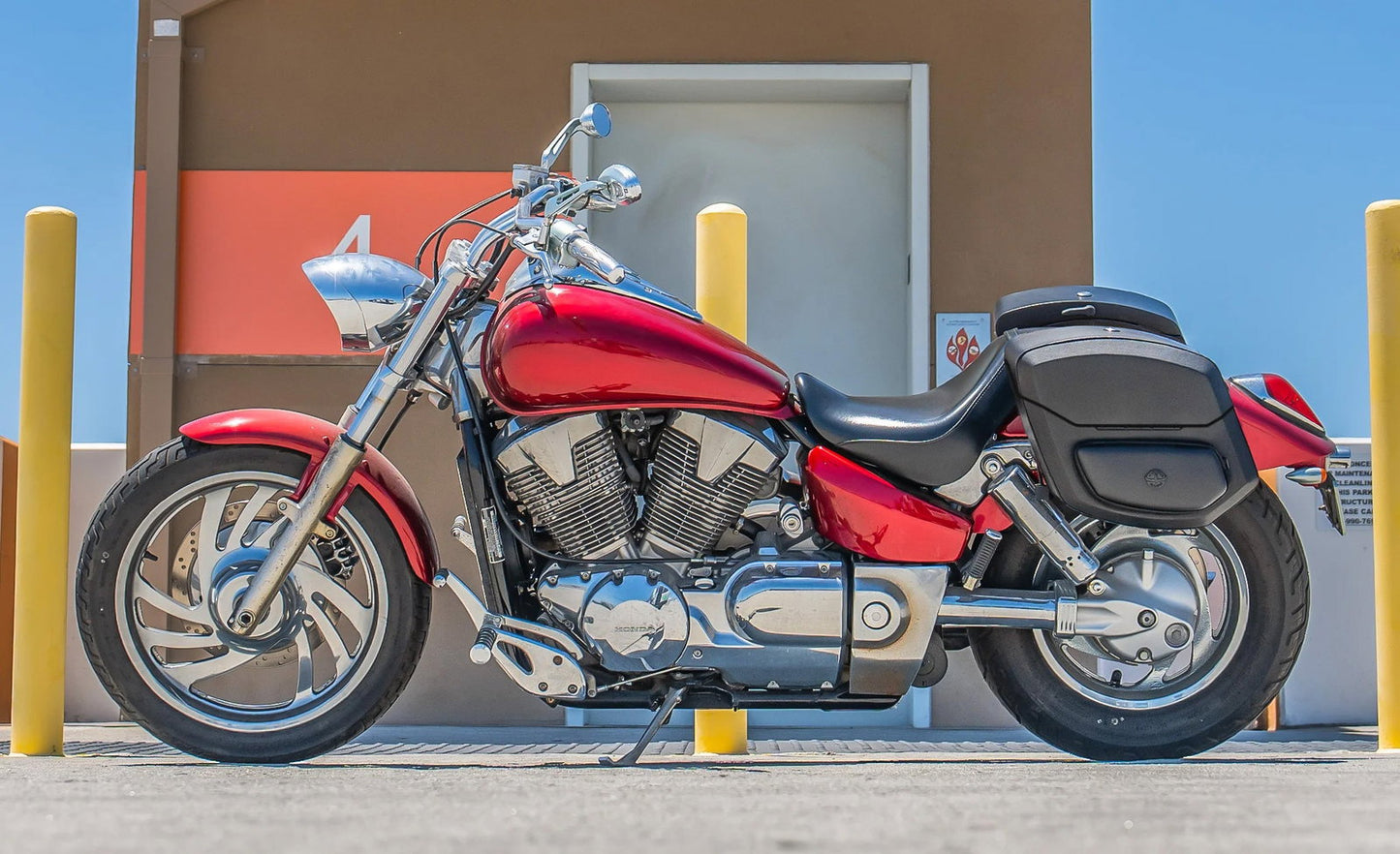 24L - Ironclad Quick-Mount Medium Honda VTX 1300 C Leather Wrapped Hard Alforjas