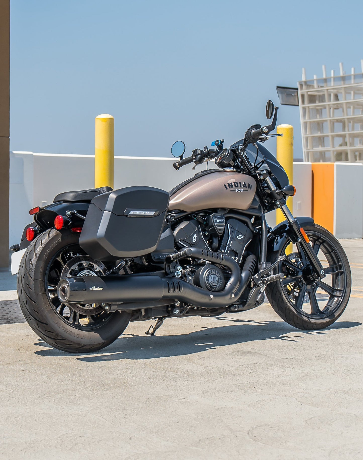 24L - Ironclad Quick-Mount Medium 2025+ Indian Scout Bobber Matte Hard Alforjas