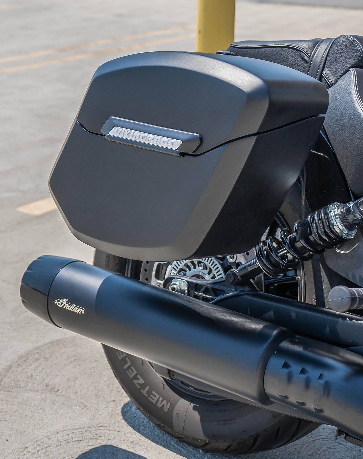 24L - Ironclad Quick-Mount Medium 2025+ Indian Scout Bobber Matte Hard Alforjas