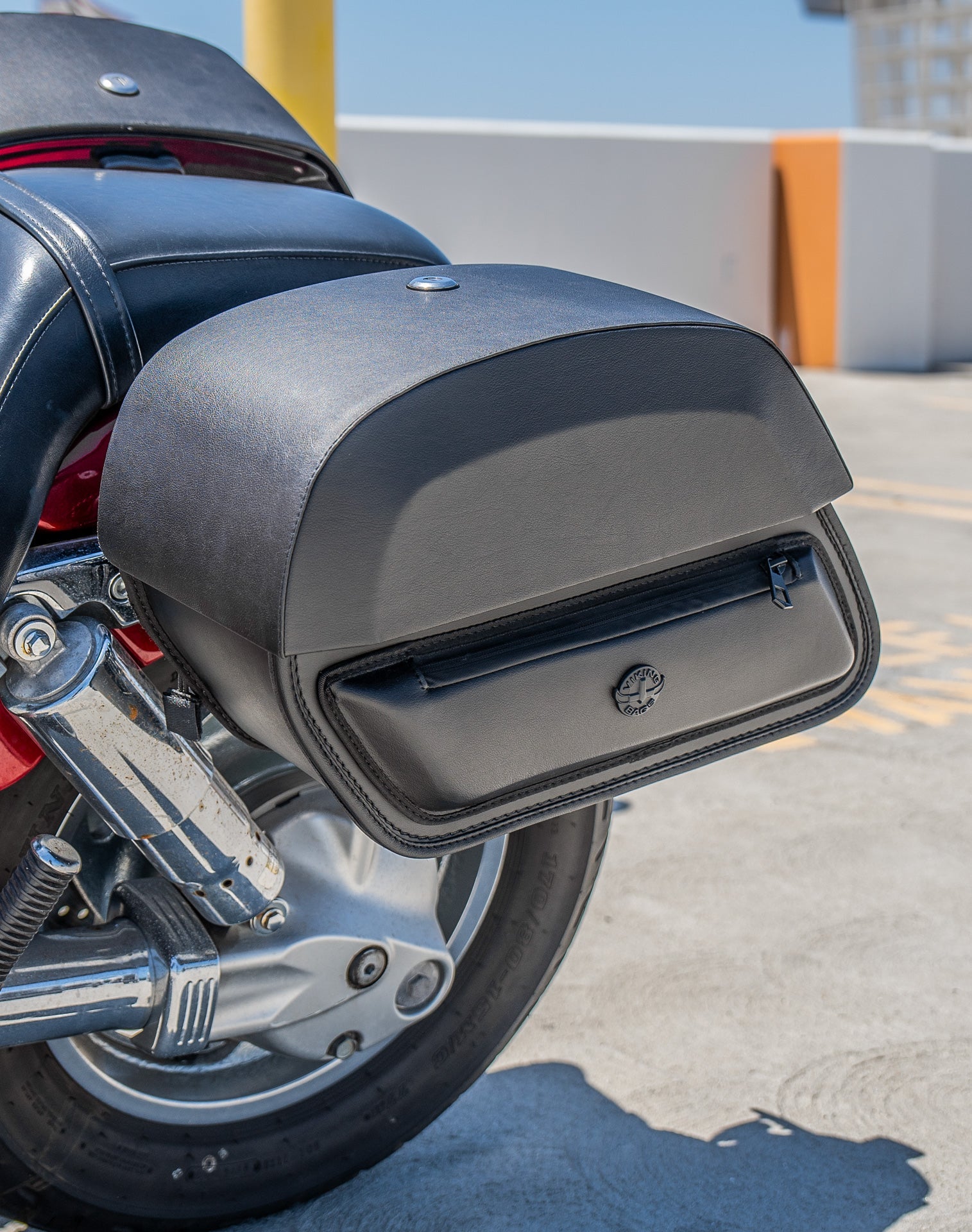28L - Pantheon Quick-Mount Medium Honda VTX 1300 C Motocicleta Alforjas