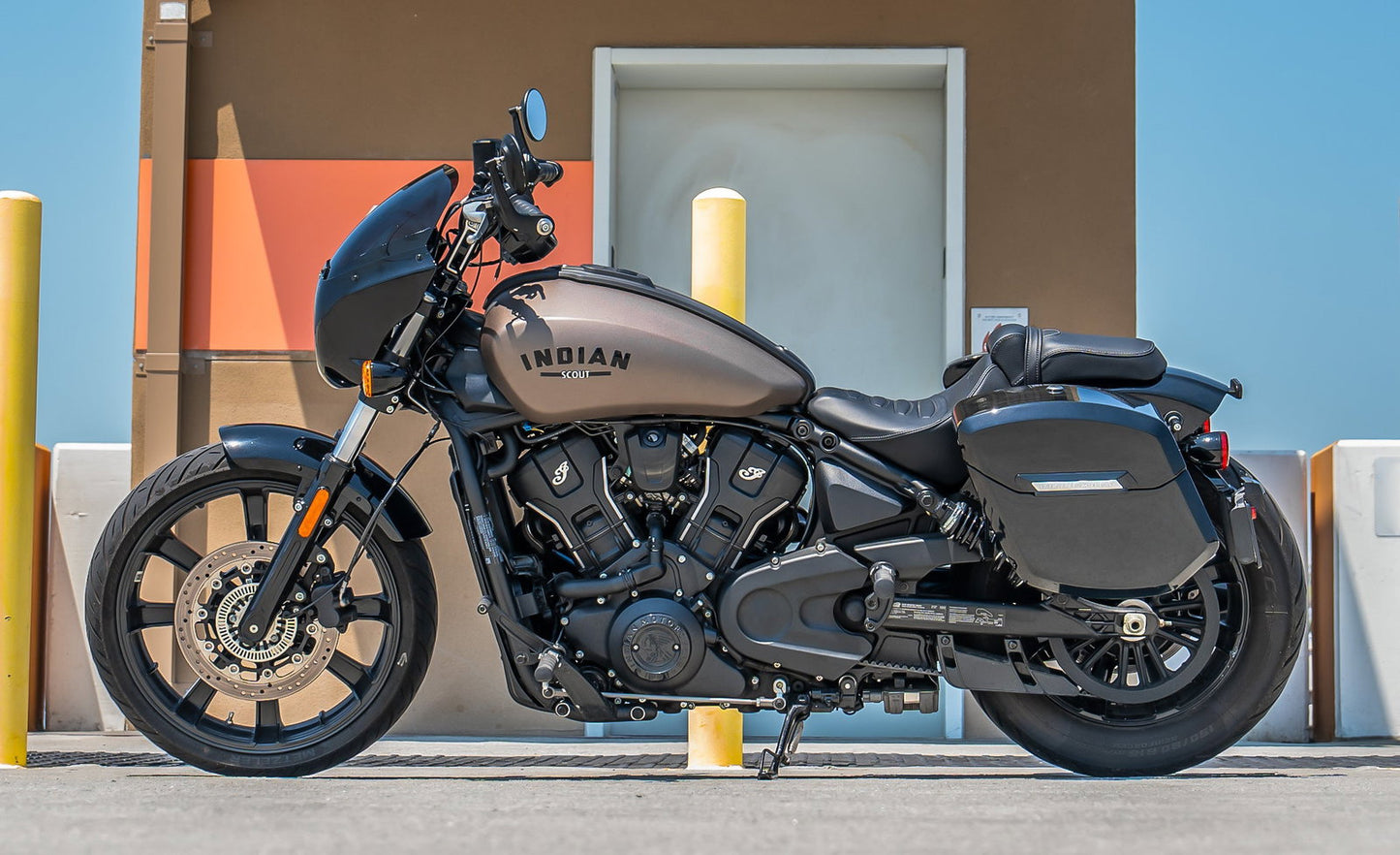 24L - Ironclad Quick-Mount Medium 2025+ Indian Sport Scout Sixty Painted Hard Alforjas