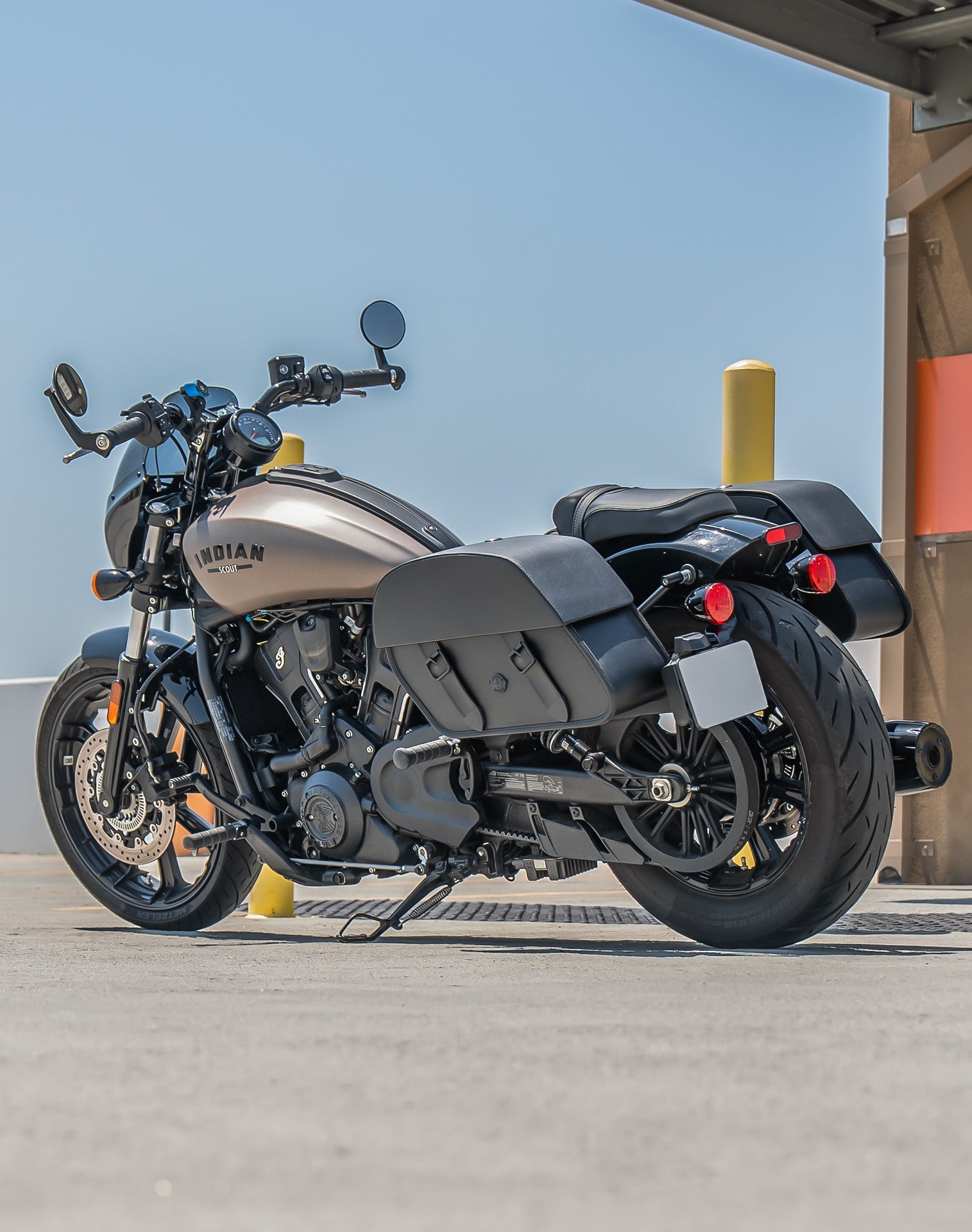 28L - Baelor Quick-Mount Medium 2025+ Indian Sport Scout Sixty Motocicleta Alforjas