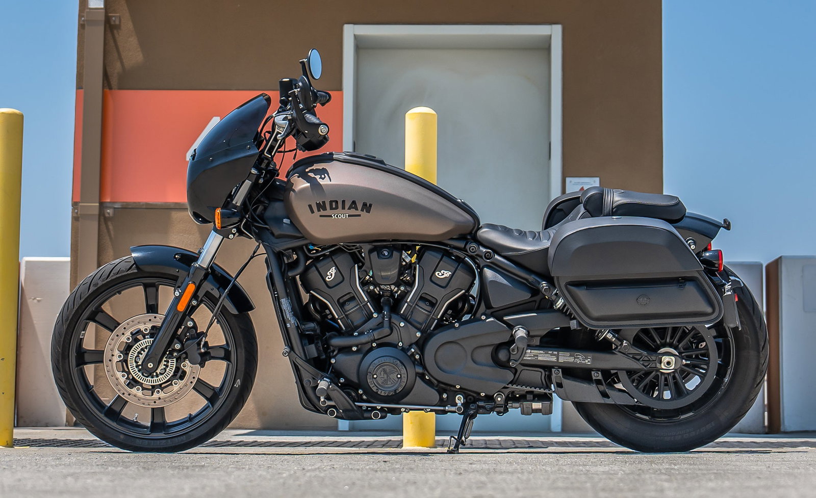 28L - Pantheon Quick-Mount Medium 2025+ Indian Scout Sixty Bobber Motocicleta Alforjas
