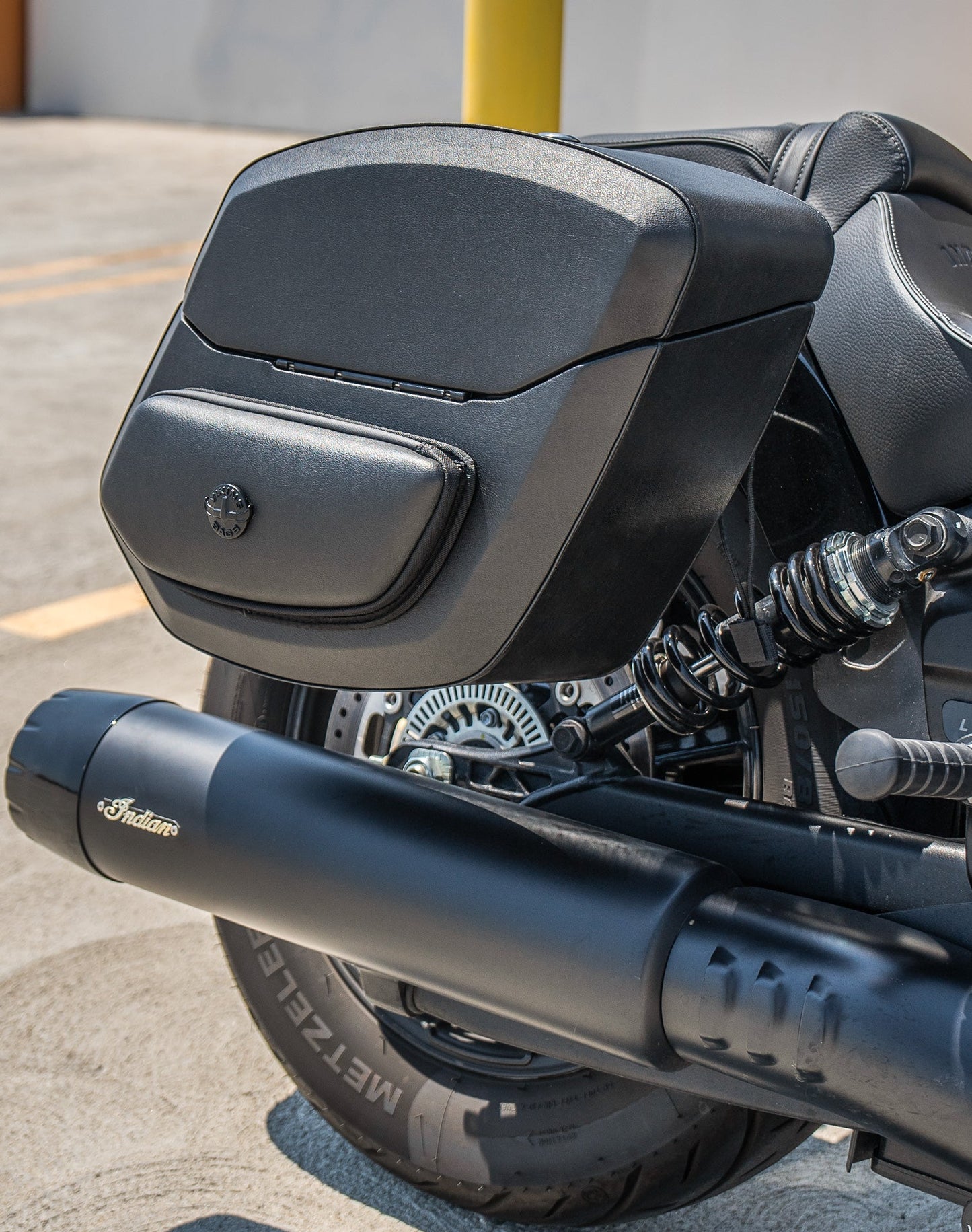 24L - Ironclad Quick-Mount Medium 2025+ Indian Sport Scout Leather Wrapped Hard Alforjas