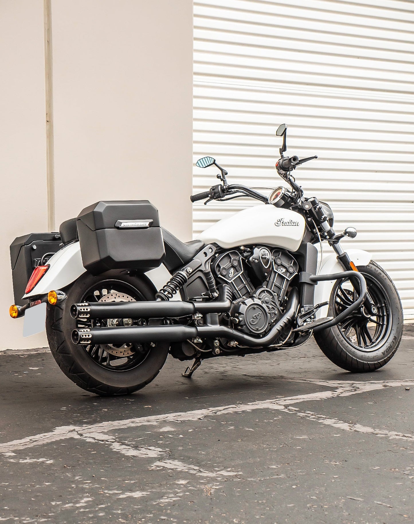 20L - Outlaw Quick-Mount Small Indian Scout Classic 2025+ Matte Hard Alforjas
