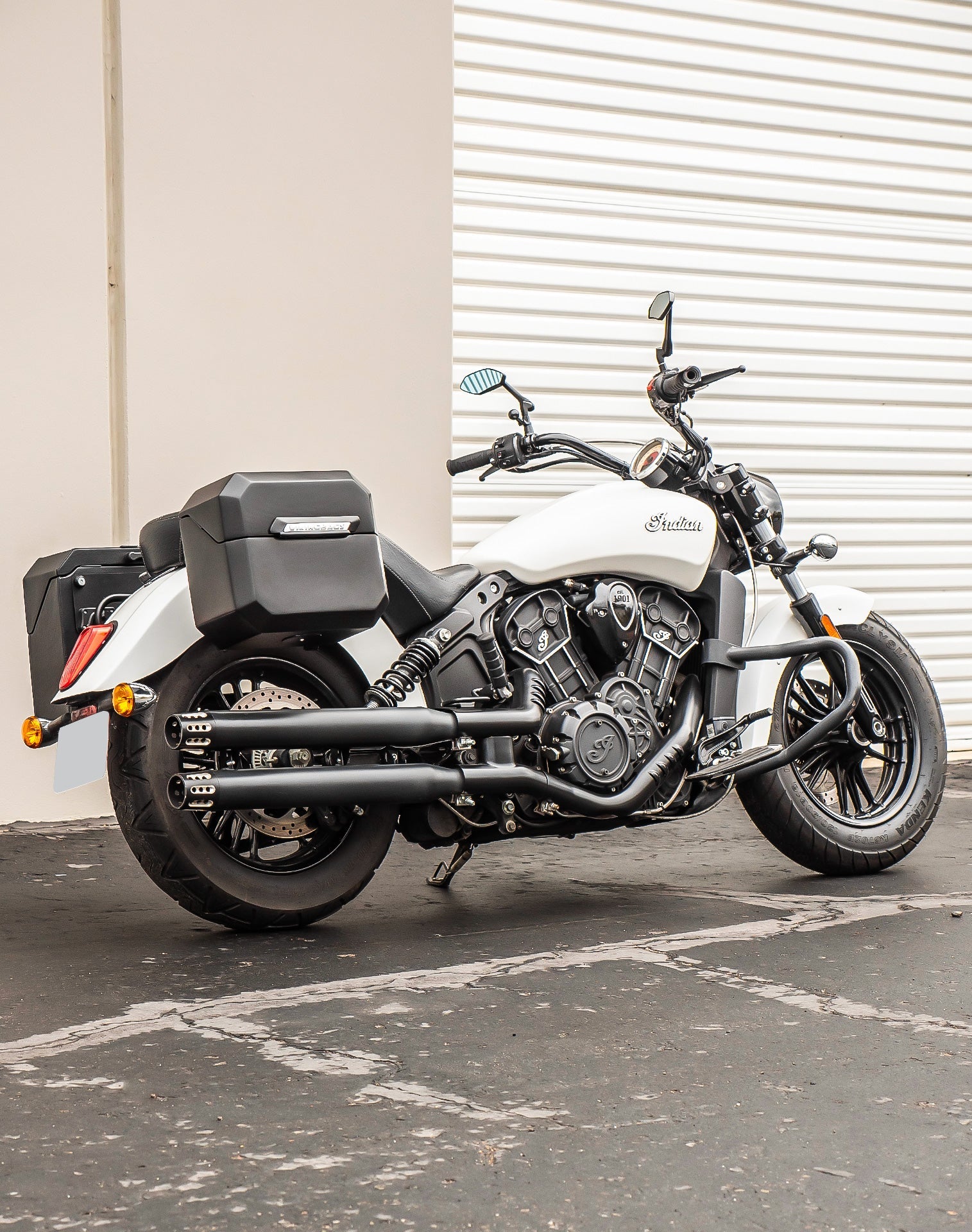 20L - Outlaw Quick-Mount Small Indian Scout Classic 2025+ Matte Hard Alforjas