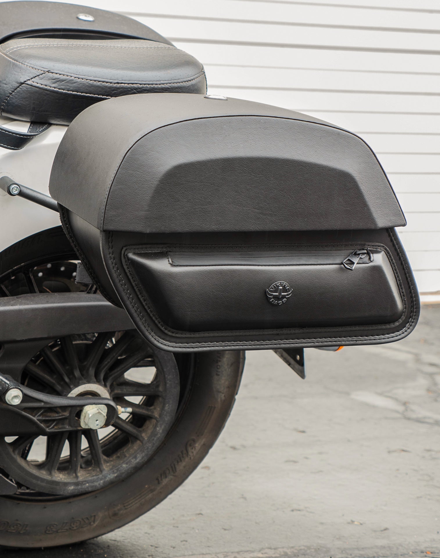 28L - Pantheon Quick-Mount Medium Indian Scout Classic 2025+ Motocicleta Alforjas