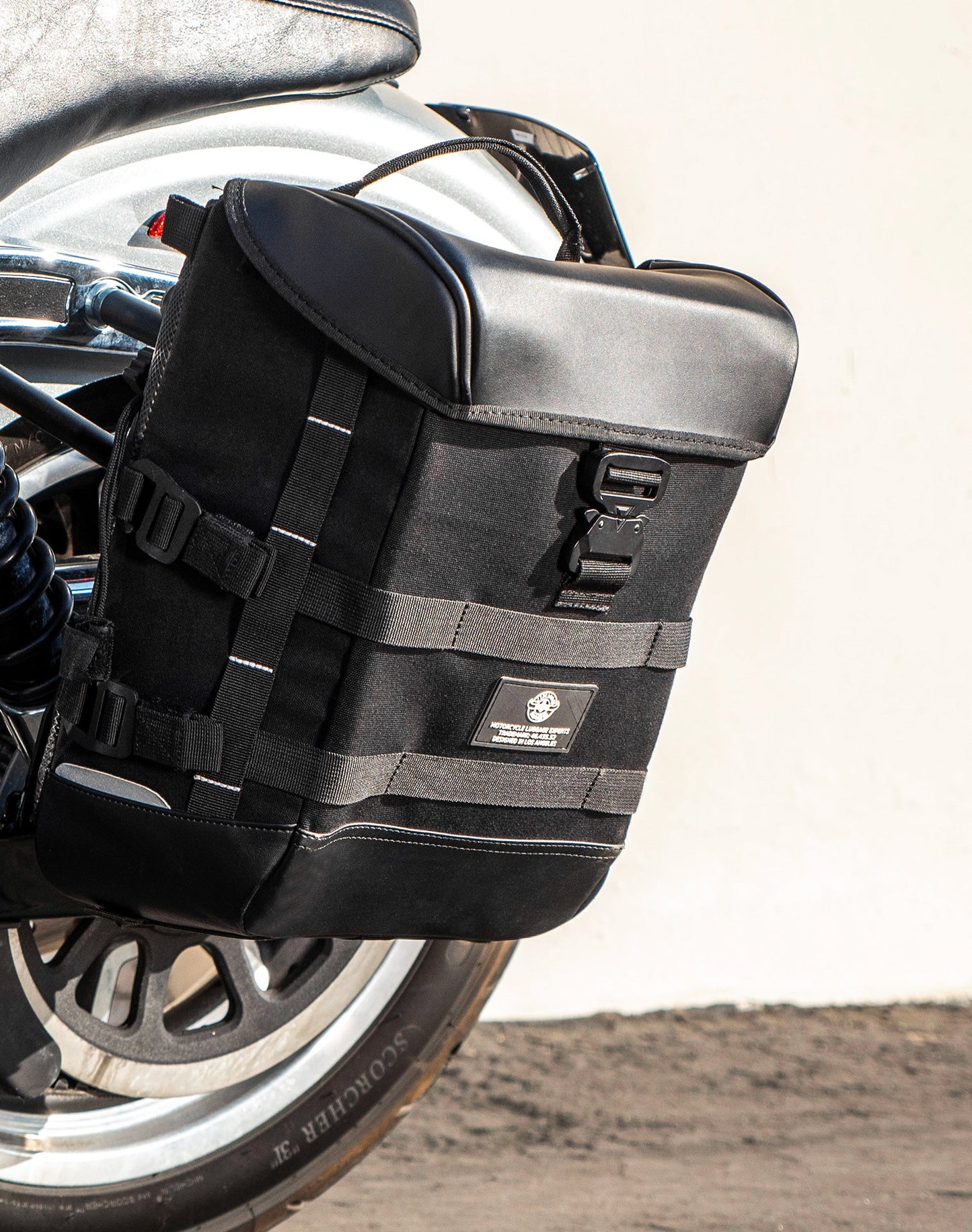 15L - Incognito Quick Mount Medium Solo Motocicleta Alforja (Left Only) para Harley Dyna Low Rider FXDL/I