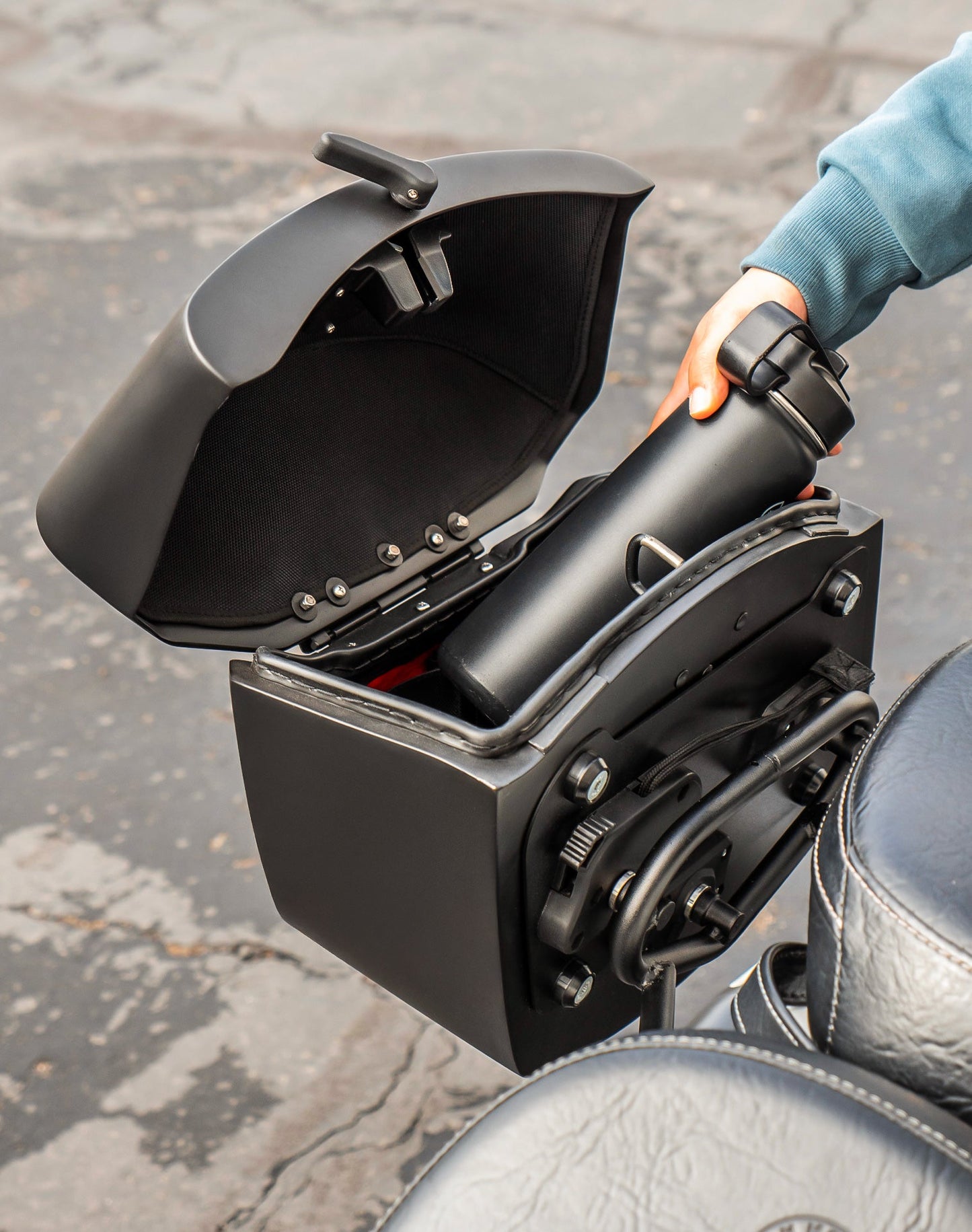 24L - Ironclad Quick-Mount Medium Indian Scout Sixty Classic 2025+ Matte Hard Alforjas