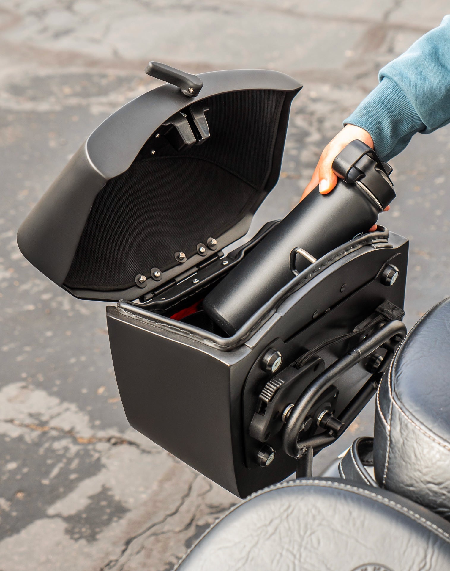 24L - Ironclad Quick-Mount Medium Indian Scout Sixty Classic 2025+ Matte Hard Alforjas