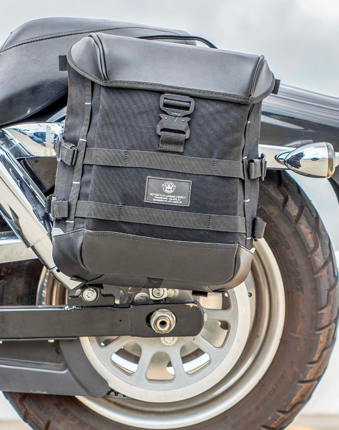 15L - Incognito Quick Mount Medium Solo Motocicleta Alforja (Left Only) para Harley Dyna Fat Bob FXDF/SE