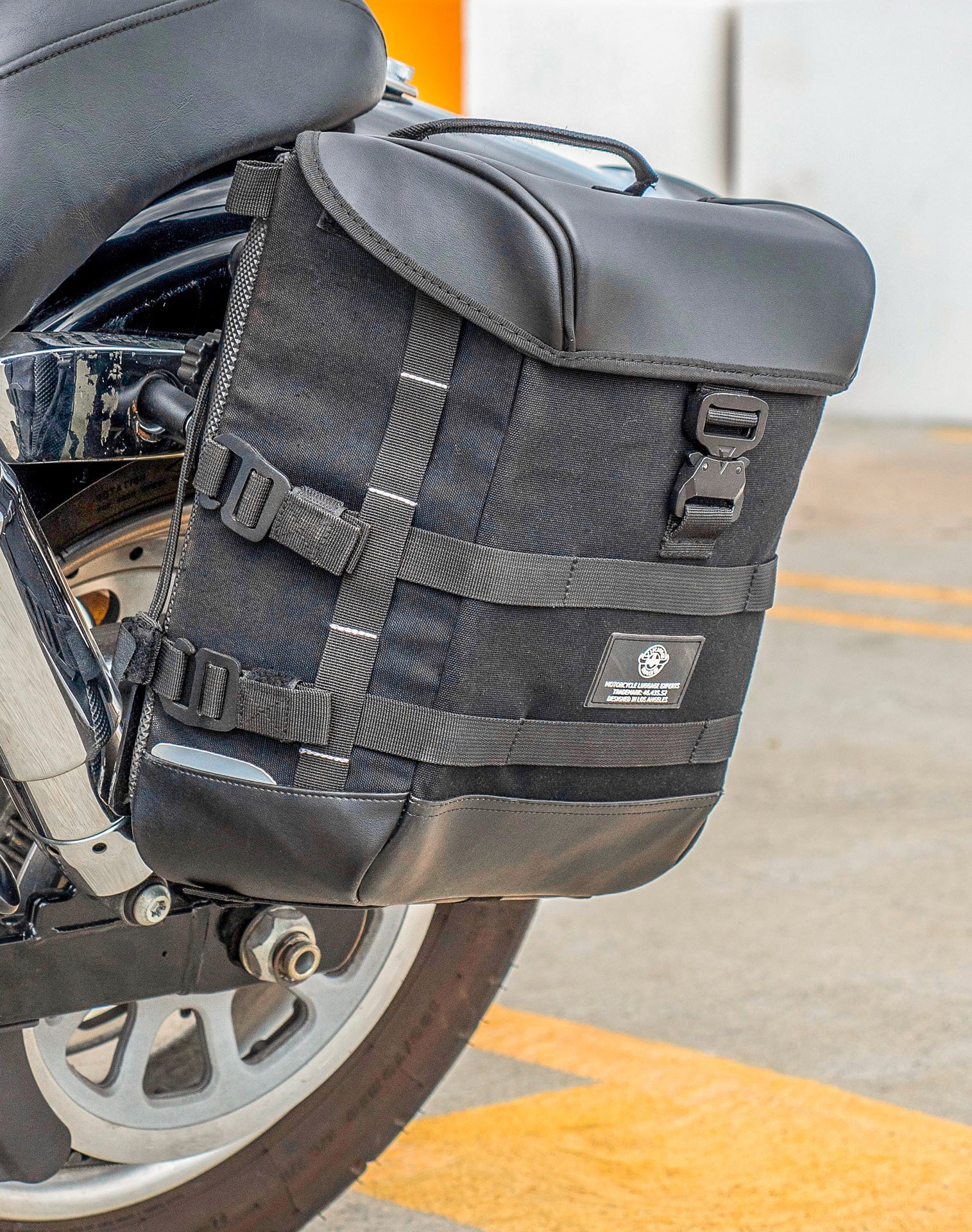 15L - Incognito Quick Mount Medium Solo Motocicleta Alforja (Left Only) para Harley Dyna Fat Bob FXDF/SE