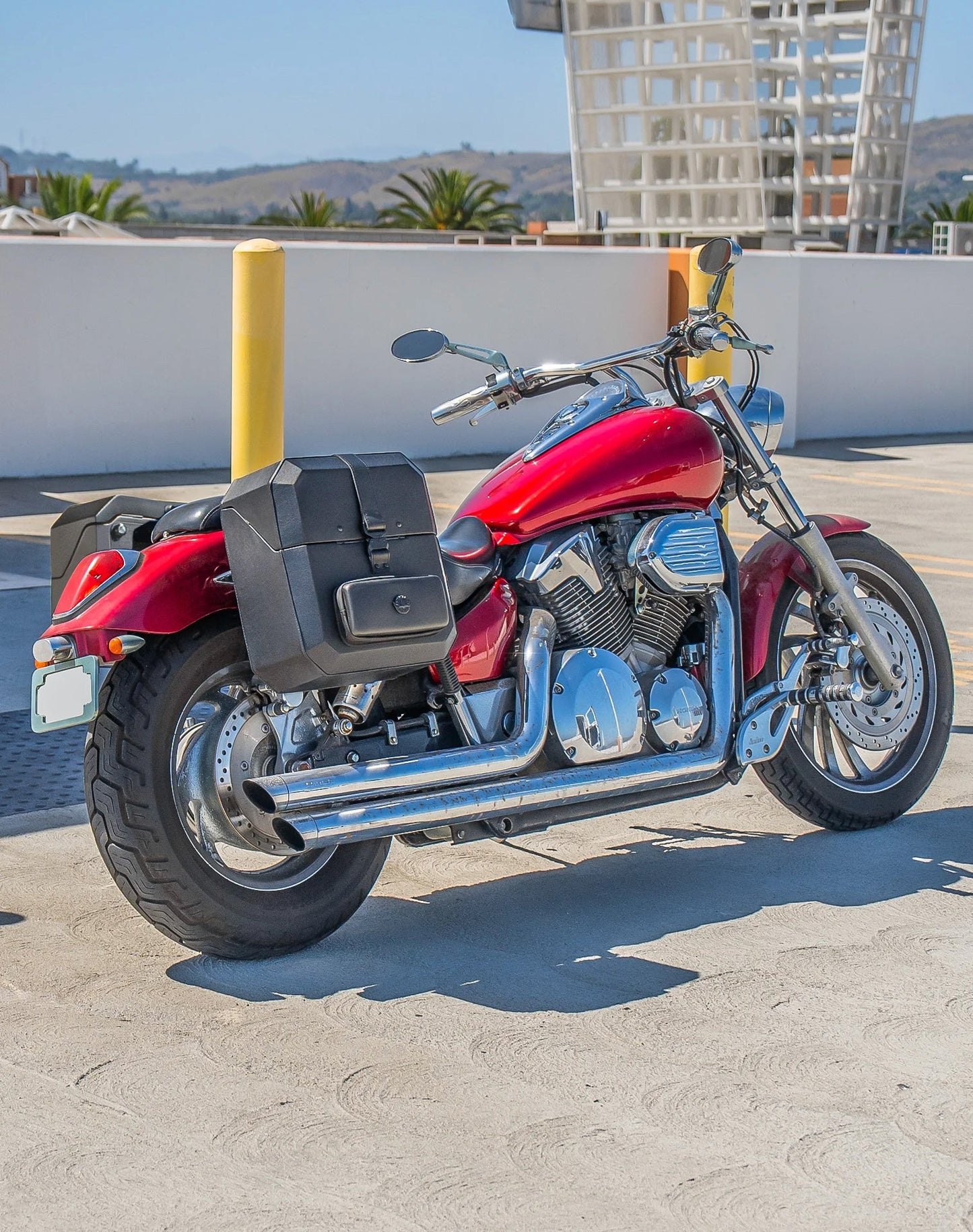 15L - Outlaw Quick-Mount Medium Honda VTX 1300 C Leather Wrapped Hard Alforjas (Left Only)
