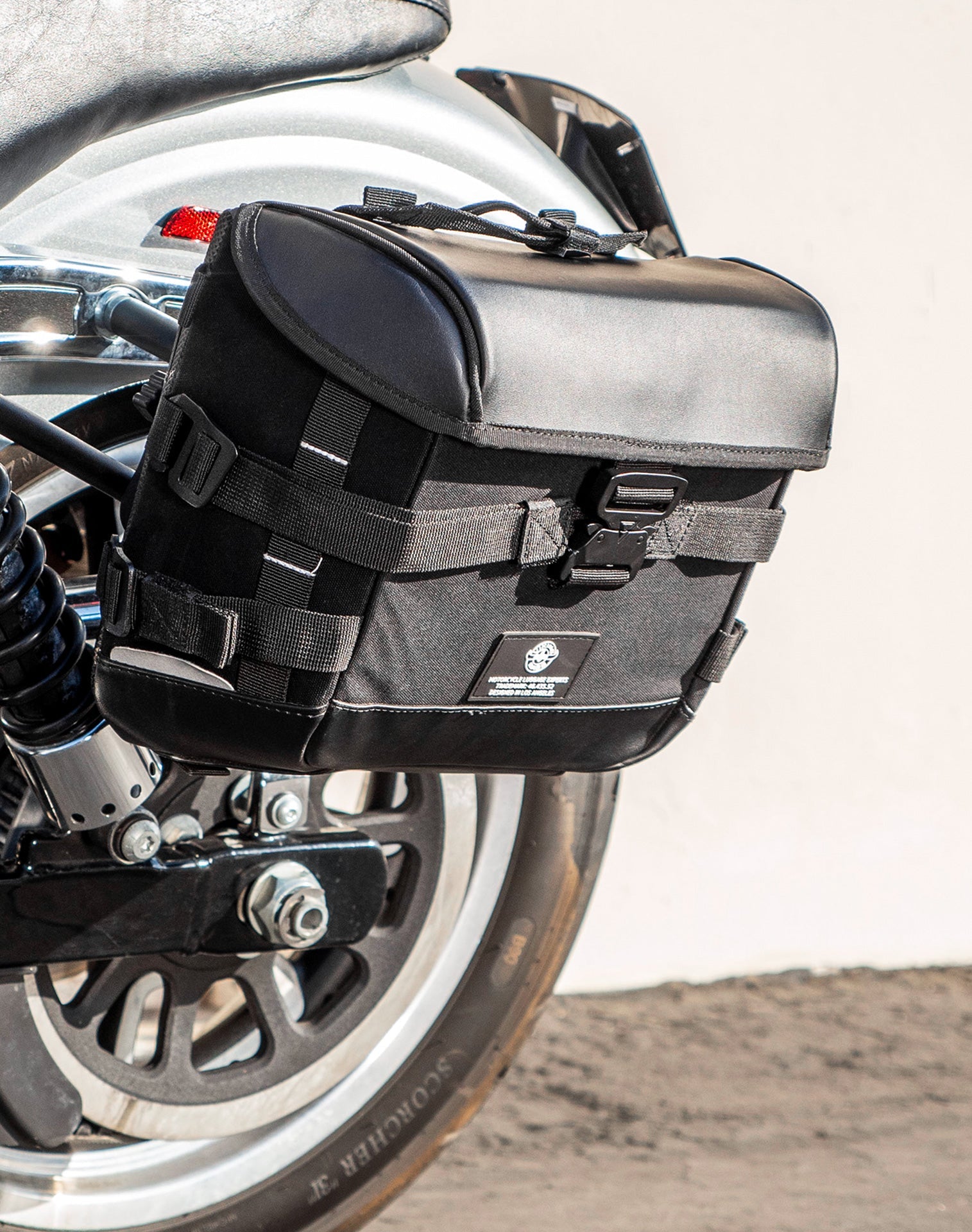 10L - Incognito Quick Mount Small Solo Alforja (Left Only) para Harley Davidson Dyna Low Rider FXDL/I