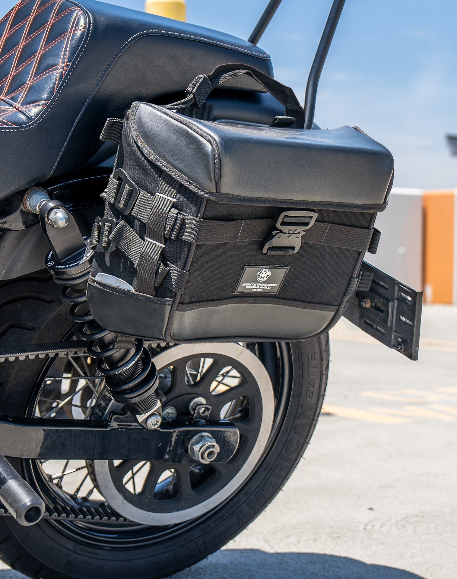 10L - Incognito Quick Mount Small Solo Alforja (Left Only) para Harley Davidson Dyna Street Bob FXDB/I