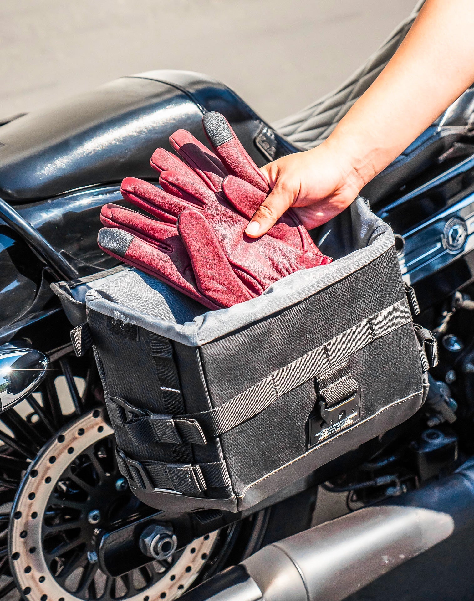 10L - Incognito Quick Mount Small Solo Motocicleta Alforja (Right Only) para Harley Dyna Wide Glide FXDWG/I