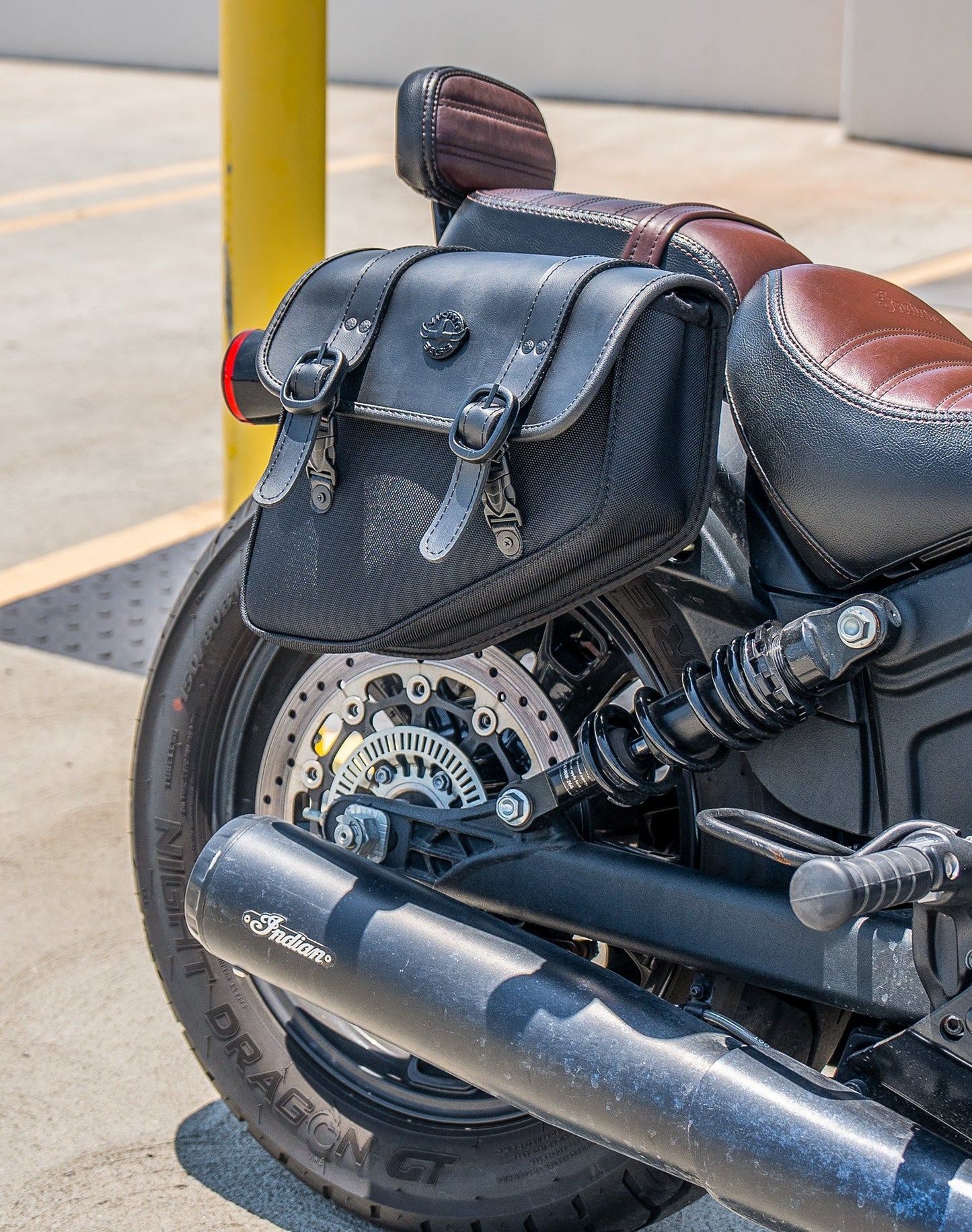 8L - Pony Indian Scout Bobber Sixty Leather Alforjas