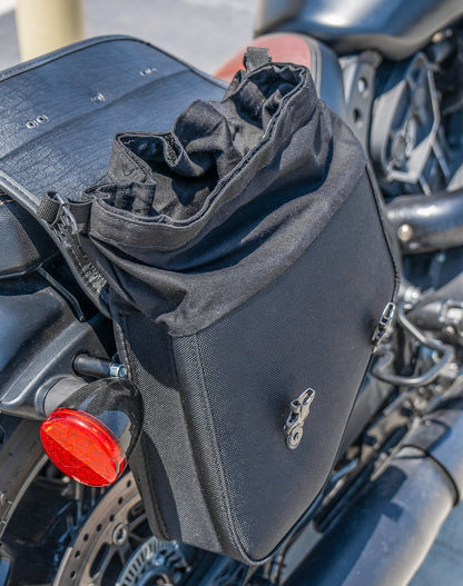 8L - Pony Indian Scout Bobber Sixty Leather Alforjas