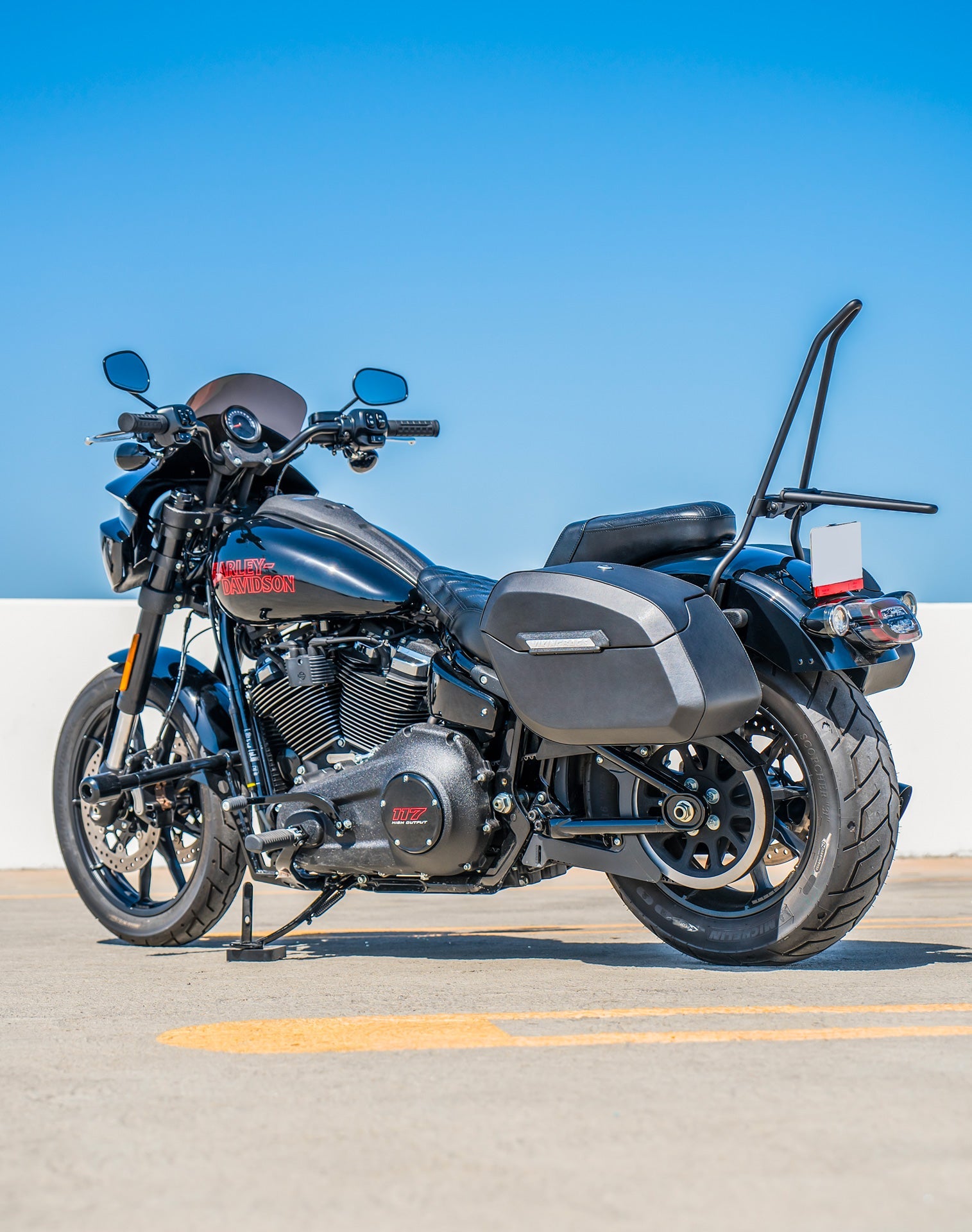 32L - Darkin Large Quick Mount Leather Wrap Hard Alforjas para 2025+ Harley Softail Low Rider S FXLRS