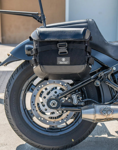10L - Incognito Quick Mount Small Solo Motocicleta Alforja (Right Only) para Harley Softail Street Bob FXBB/S