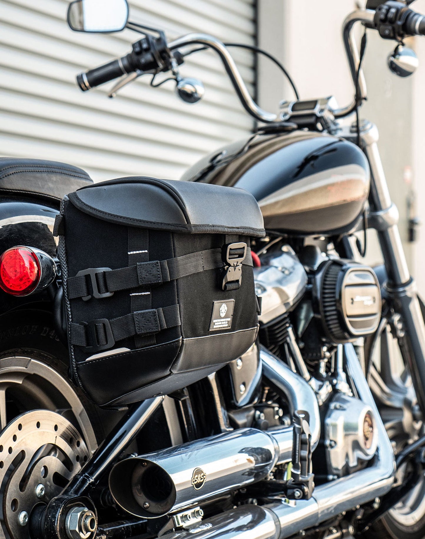 10L - Incognito Quick Mount Small Solo Motocicleta Alforja (Right Only) para Harley Softail Standard FXST