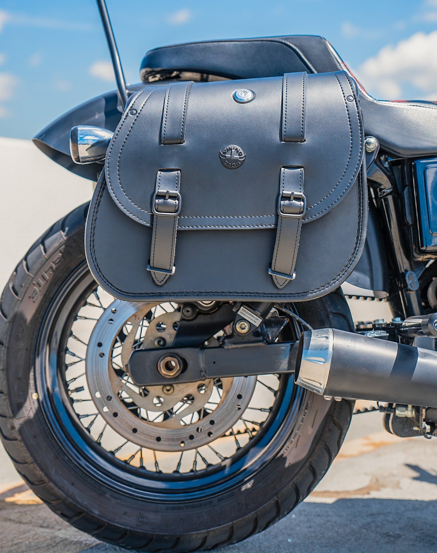 30L - Wraith Large Quick-Mount Shock Cutout Leather Alforjas para Harley Dyna Low Rider S FXDLS