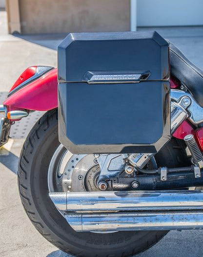 15L - Outlaw Quick Mount Medium Honda VTX 1300 C Painted Hard Solo Alforja (Right Only)