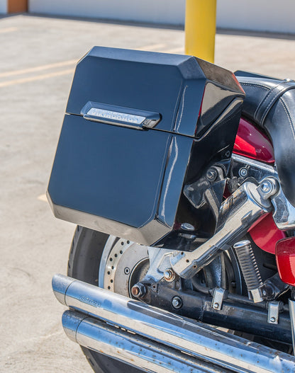 15L - Outlaw Quick Mount Medium Honda VTX 1300 C Painted Hard Solo Alforja (Right Only)