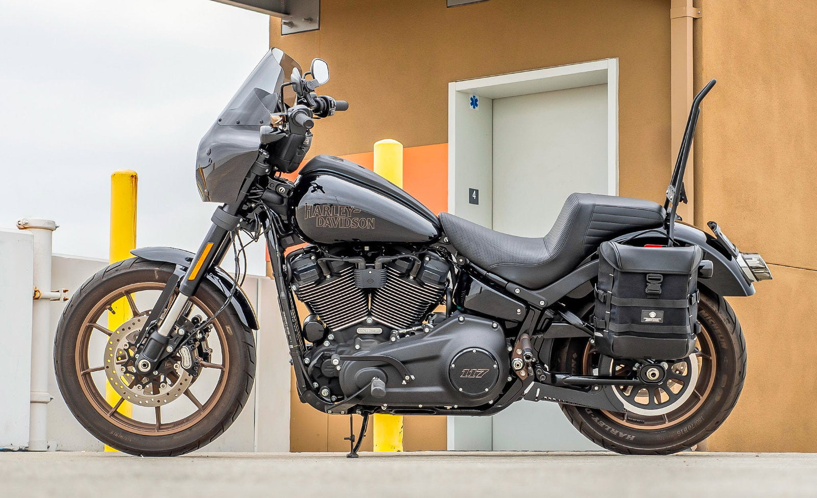 15L - Incognito Quick Mount Medium Solo Motocicleta Alforja (Left Only) para Harley Softail Low Rider S FXLRS