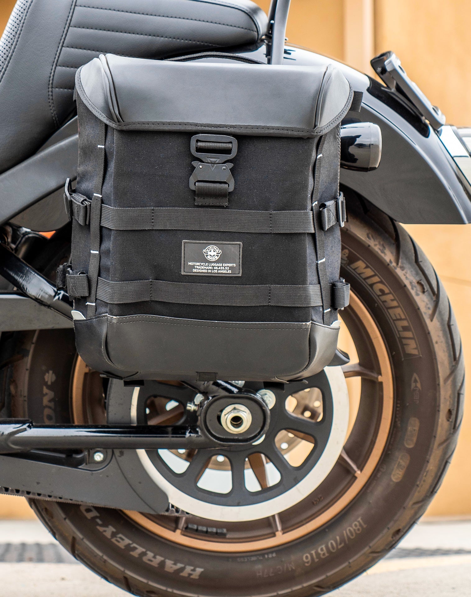 15L - Incognito Quick Mount Medium Solo Motocicleta Alforja (Left Only) para Harley Softail Low Rider S FXLRS