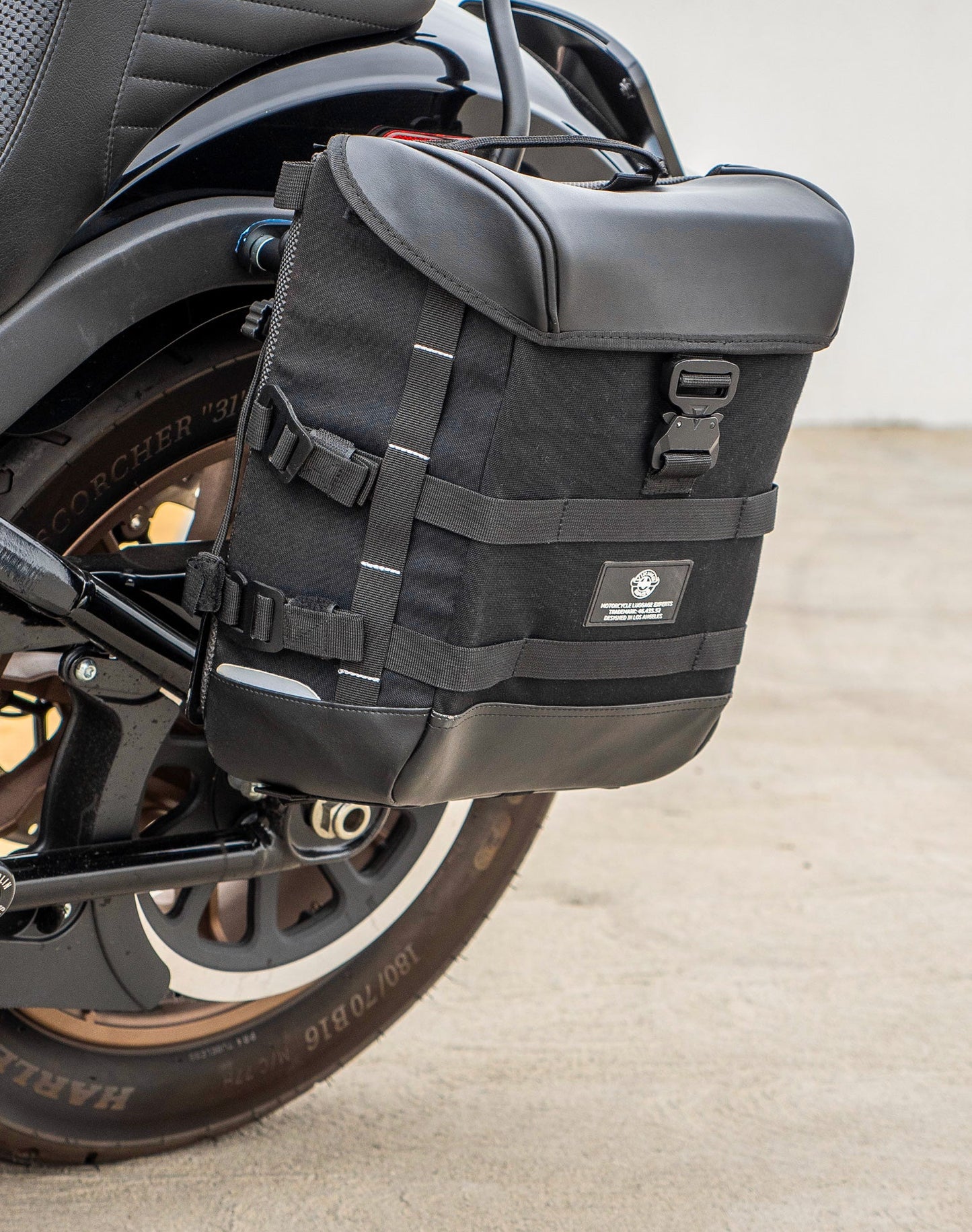 15L - Incognito Quick Mount Medium Solo Motocicleta Alforja (Left Only) para Harley Softail Low Rider S FXLRS